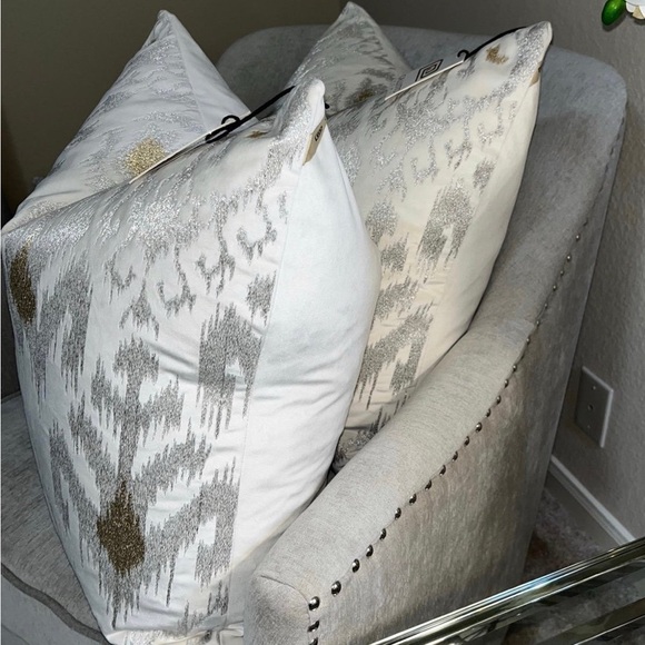 1- NWT CALLISTO HOME EMBROIDERED DECORATIVE PILLOW(Read description for details) - Picture 3 of 10